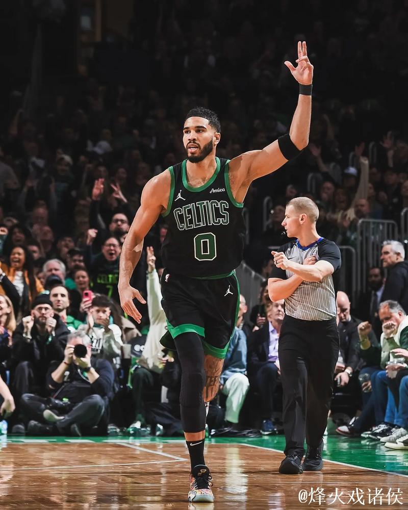 塔图姆34+10率凯尔特人险胜雄鹿喜迎3连胜,76人战胜魔术保持强劲势头 塔图姆34+10率凯尔特人险胜雄鹿喜迎3连胜,76人战胜魔术保持强劲势头