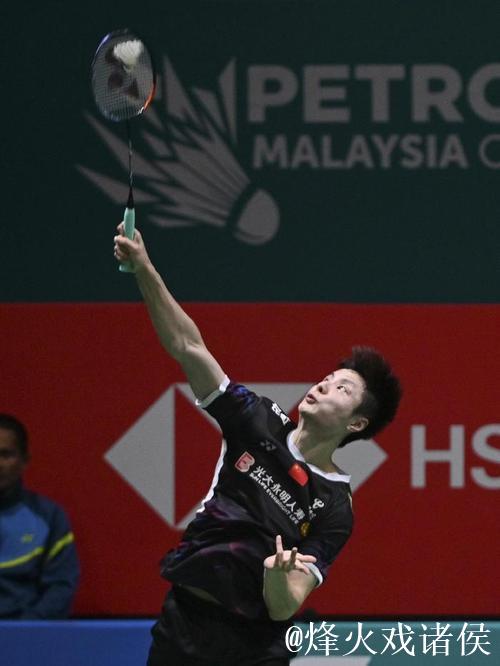 石宇奇伤退马来西亚公开赛 获男单亚军 石宇奇伤退马来西亚公开赛 获男单亚军
